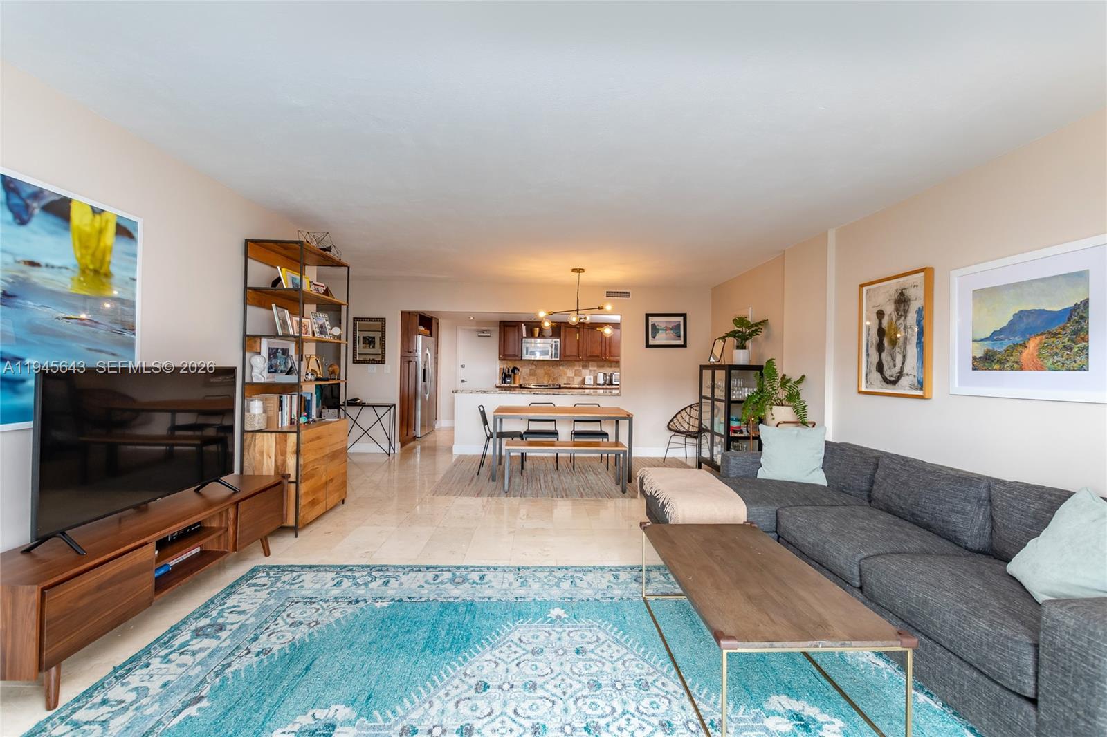 COMMODORE CLUB SOUTH COND - Residential Lease
