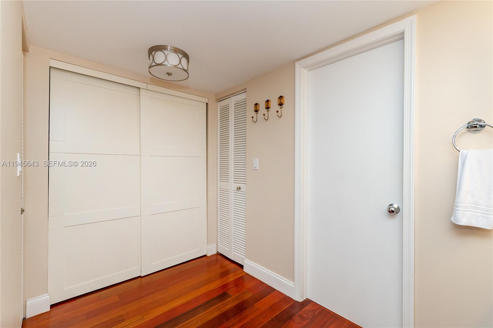COMMODORE CLUB SOUTH COND - Residential Lease