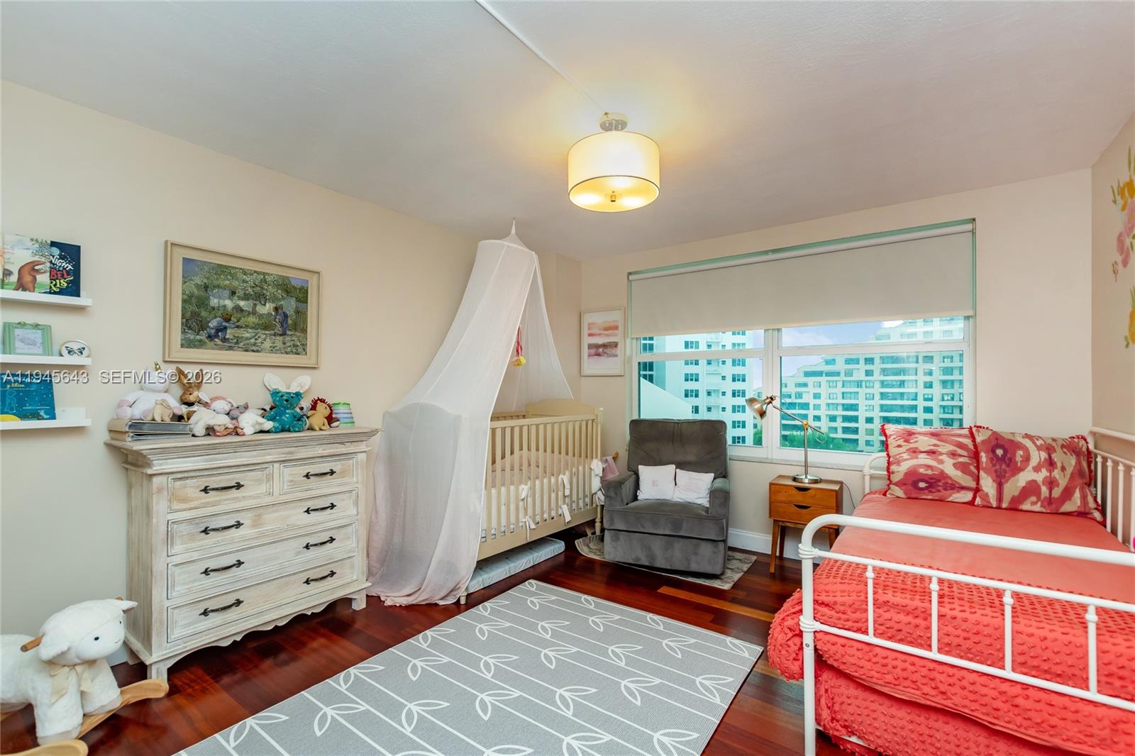 COMMODORE CLUB SOUTH COND - Residential Lease