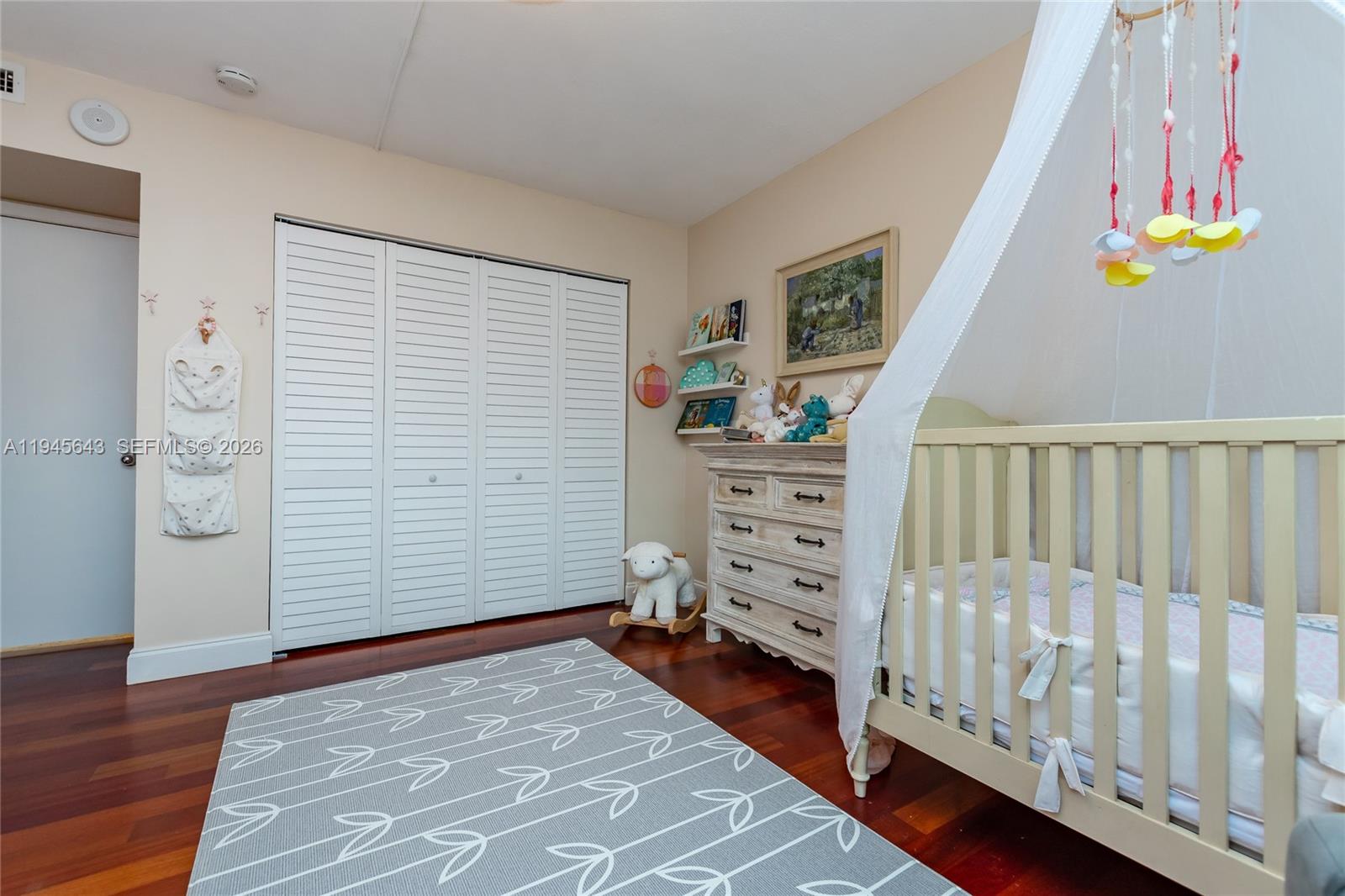 COMMODORE CLUB SOUTH COND - Residential Lease