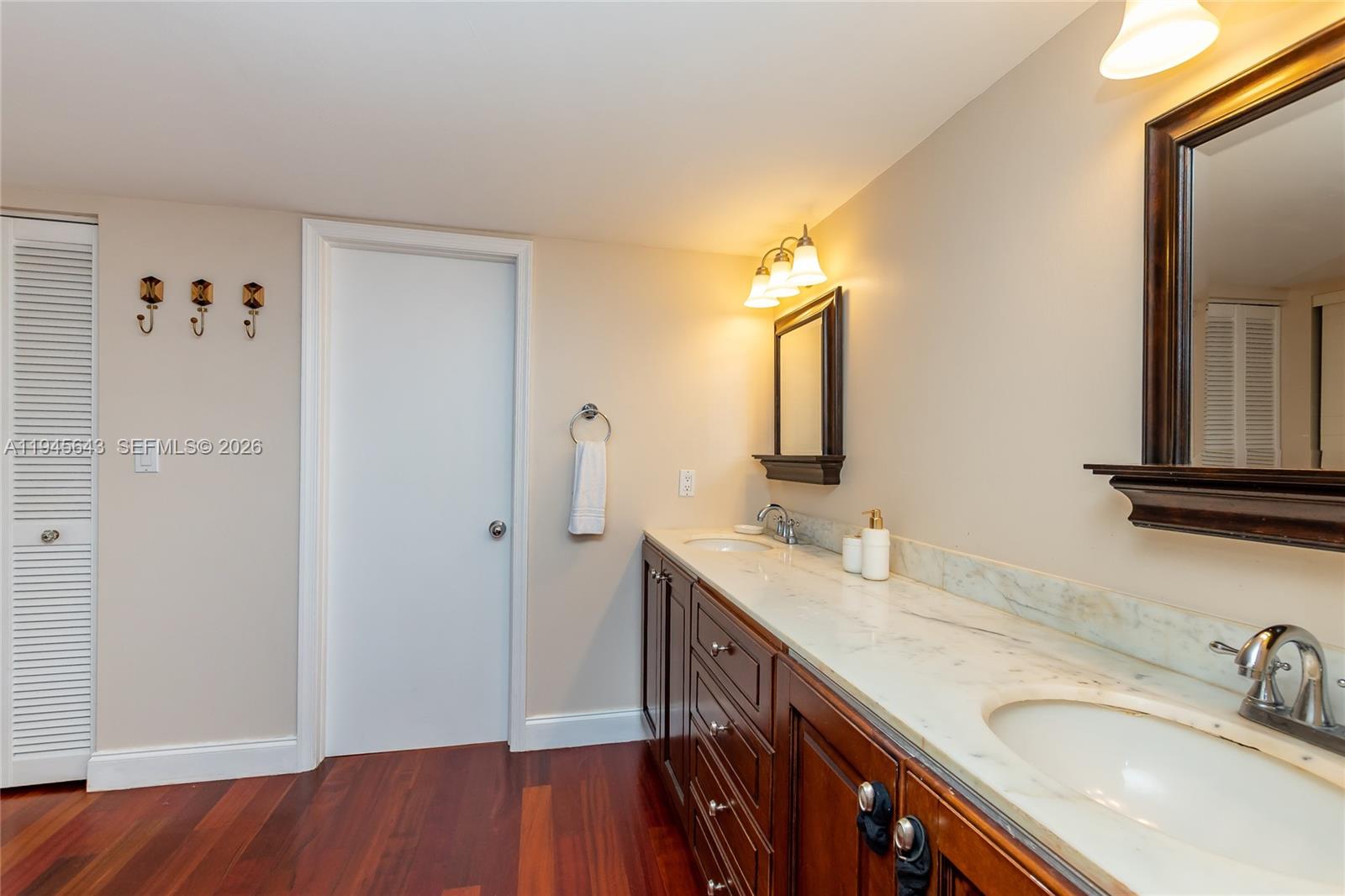 COMMODORE CLUB SOUTH COND - Residential Lease