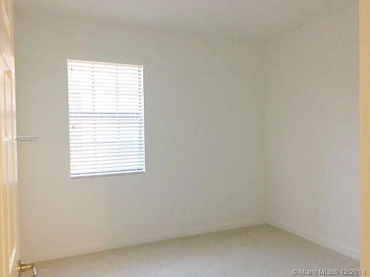 WELLINGTON PARC - Residential Lease