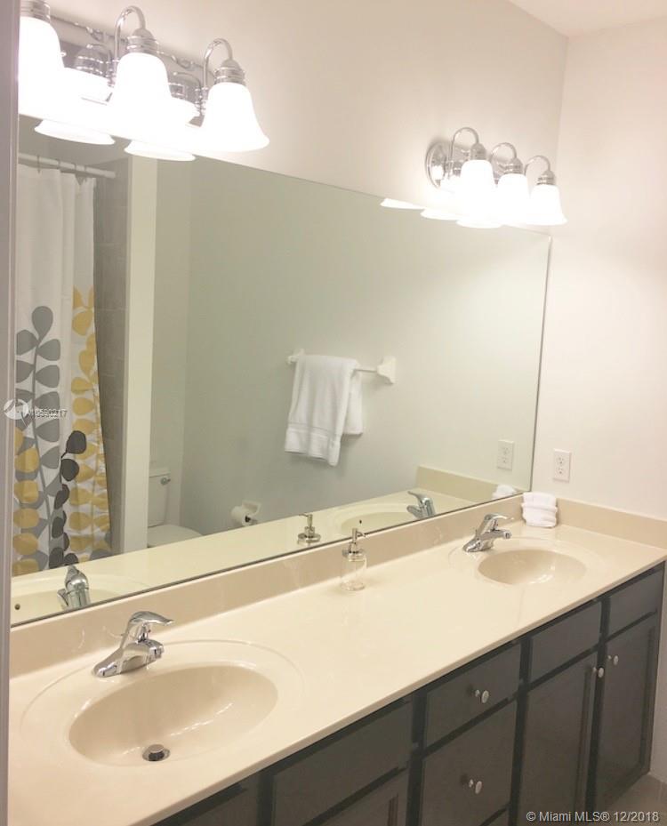 WELLINGTON PARC - Residential Lease