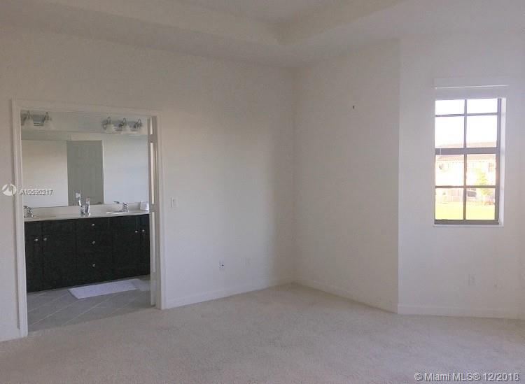 WELLINGTON PARC - Residential Lease