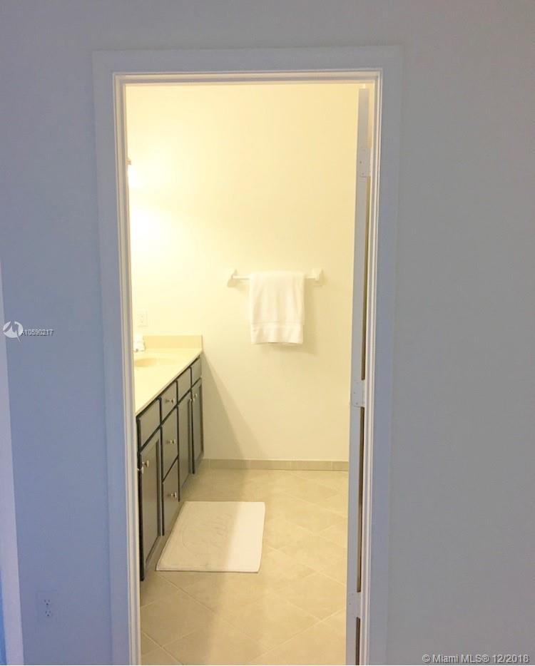 WELLINGTON PARC - Residential Lease