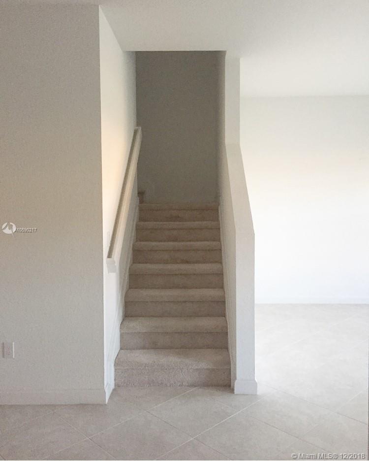 WELLINGTON PARC - Residential Lease
