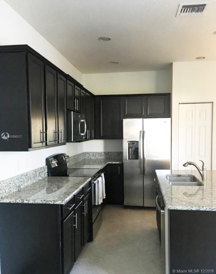 WELLINGTON PARC - Residential Lease