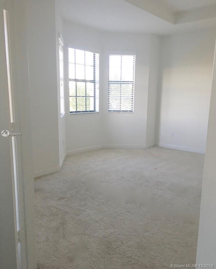 WELLINGTON PARC - Residential Lease