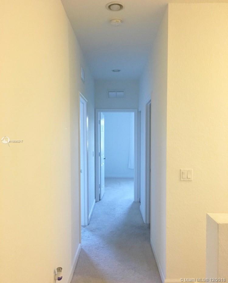 WELLINGTON PARC - Residential Lease