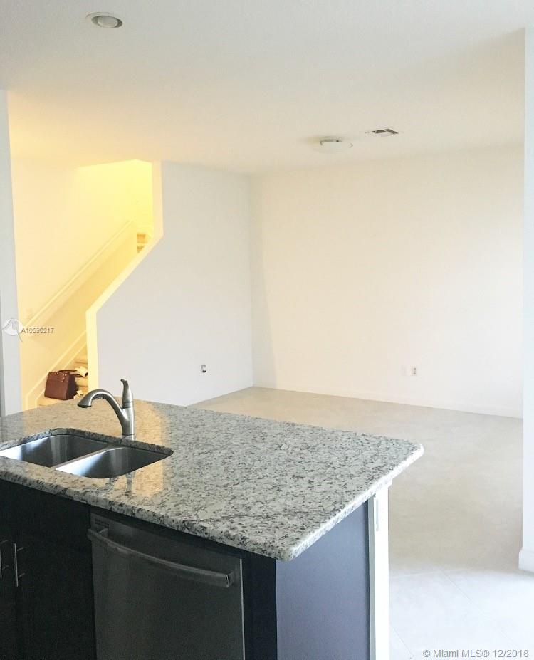 WELLINGTON PARC - Residential Lease