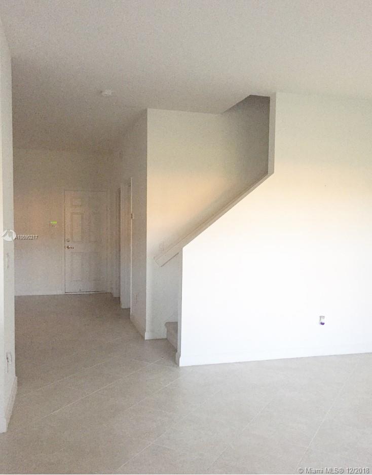 WELLINGTON PARC - Residential Lease
