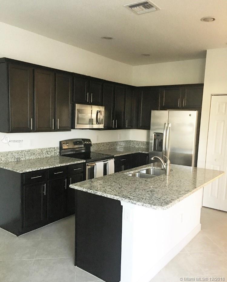 WELLINGTON PARC - Residential Lease