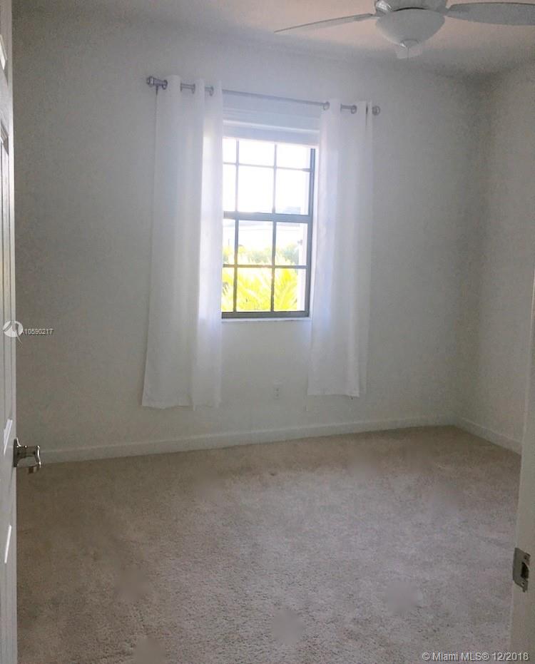 WELLINGTON PARC - Residential Lease