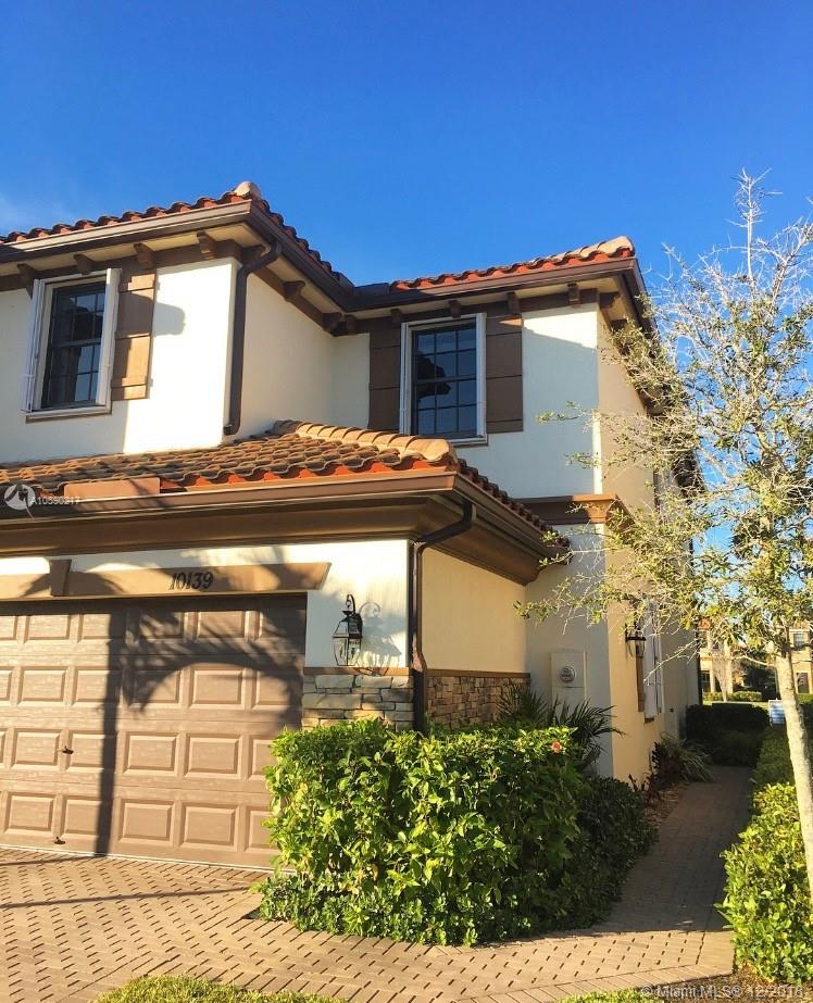 WELLINGTON PARC - Residential Lease