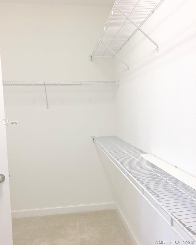 WELLINGTON PARC - Residential Lease
