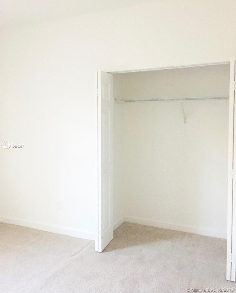 WELLINGTON PARC - Residential Lease