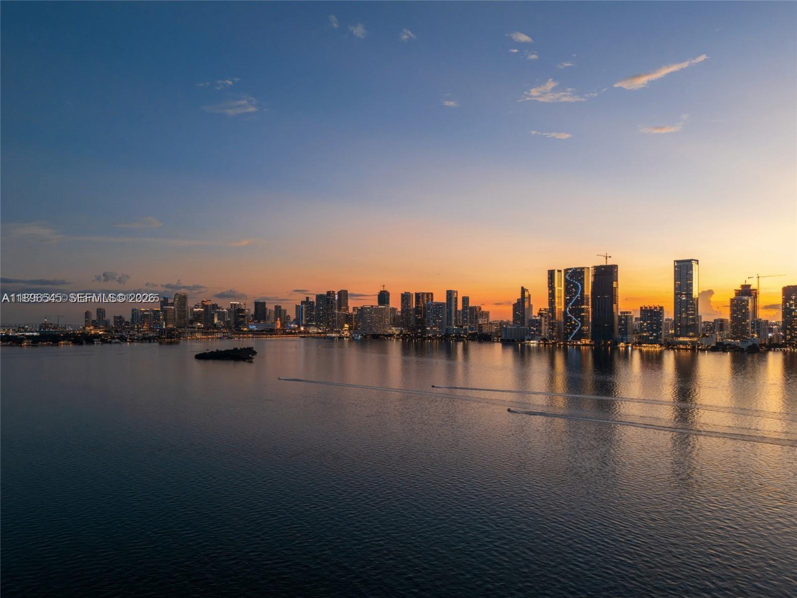 ARIA RESERVE - Residential