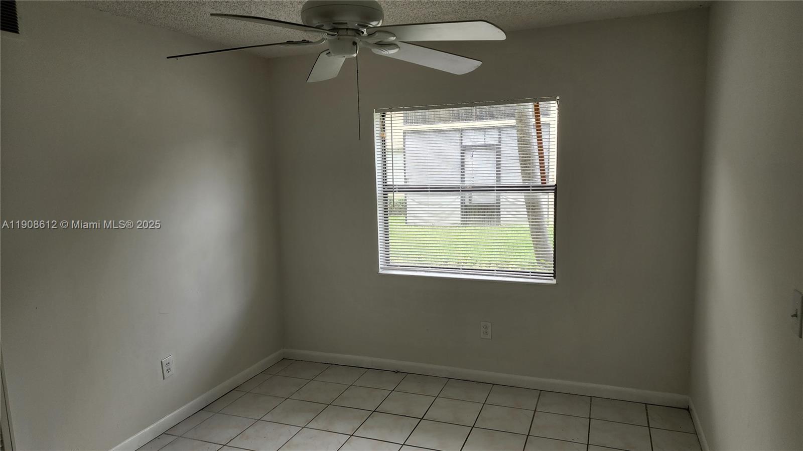 BANYAN TREE SIX CONDO - Residential Lease