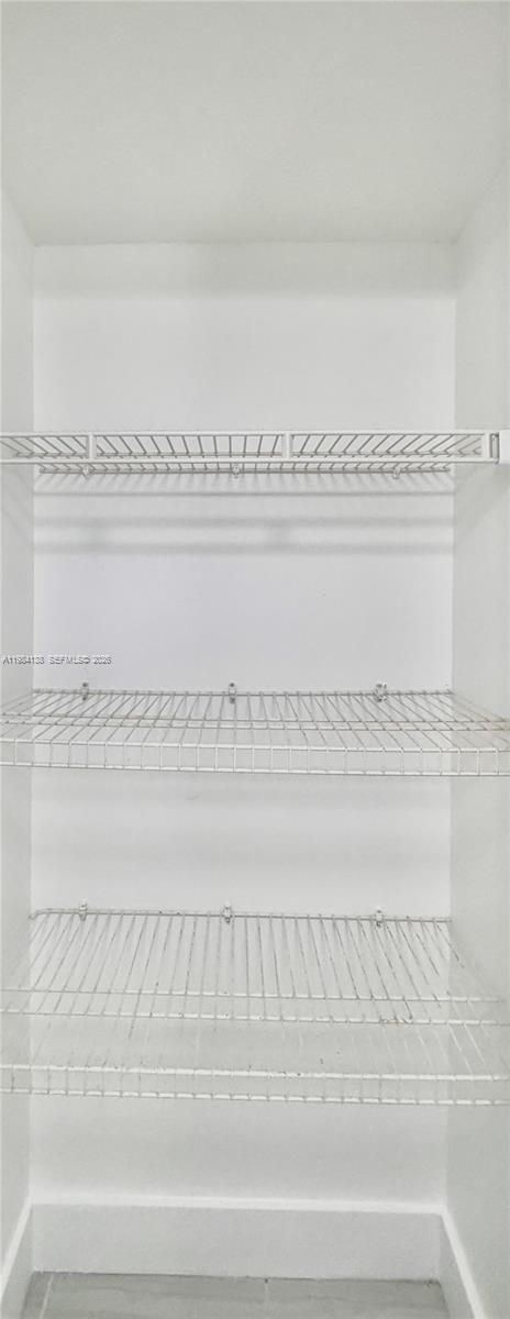 HOLLYWOOD PARC CONDOMINIU - Residential Lease