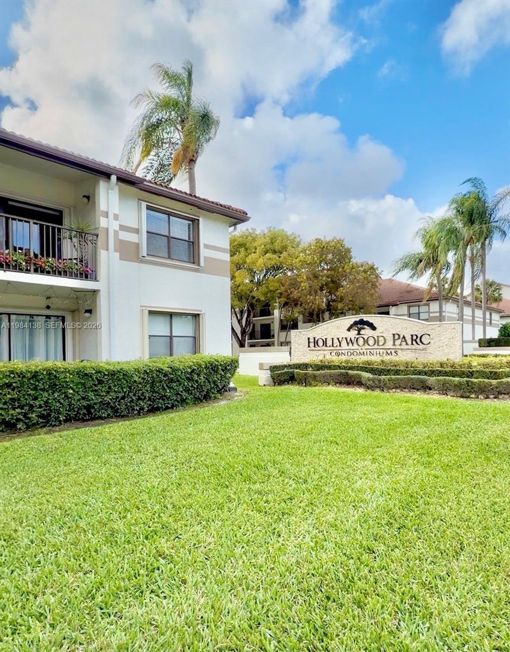 Photo of 650 S Park Rd #25-5, Hollywood, FL 33021 (MLS # A11984138)