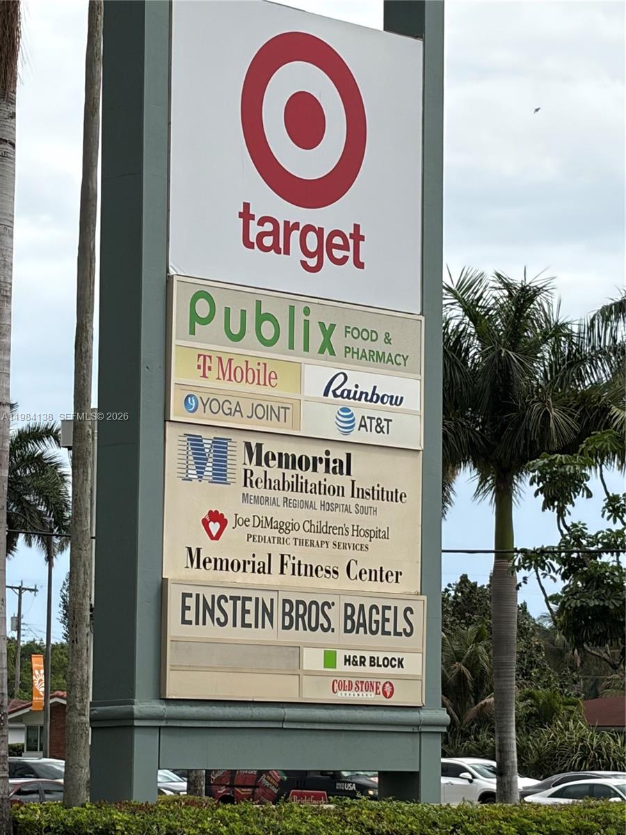 HOLLYWOOD PARC CONDOMINIU - Residential Lease