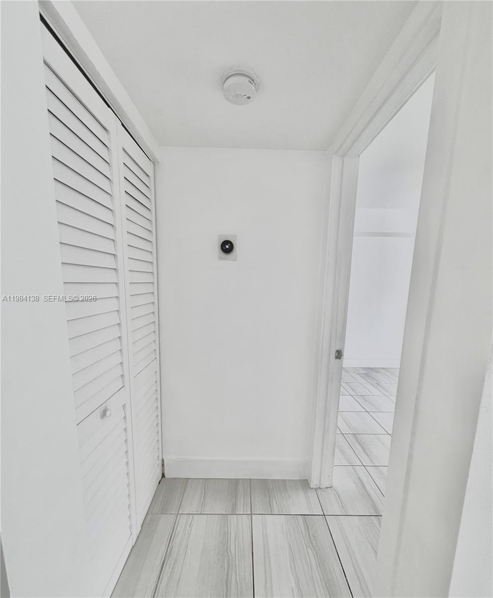 HOLLYWOOD PARC CONDOMINIU - Residential Lease