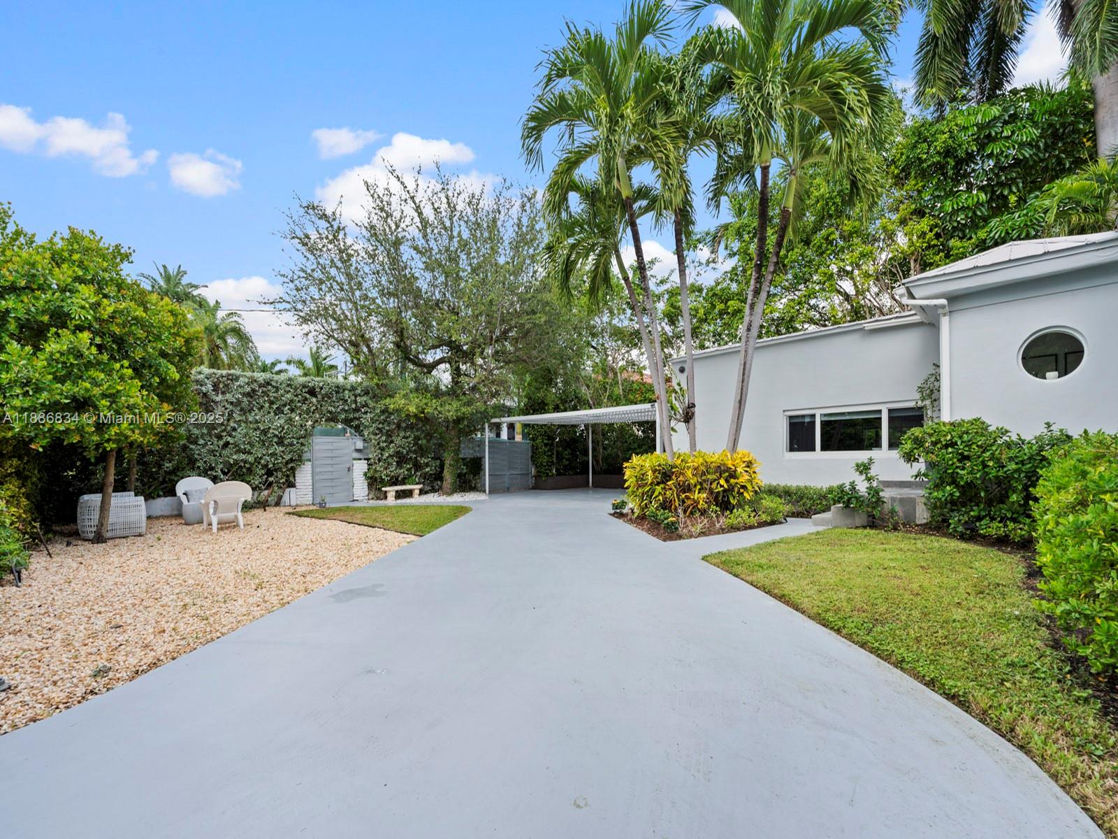 1339 S Venetian Way, Miami, FL, 33139/$2,950,000 4 1339 S Venetian Way