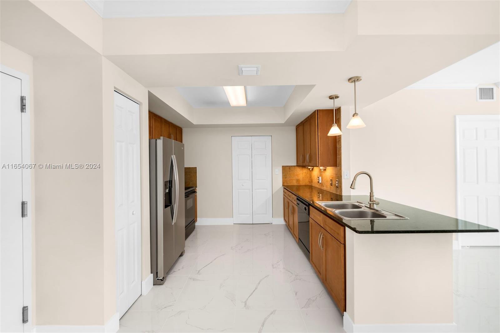 CITE CONDO - Residential Lease