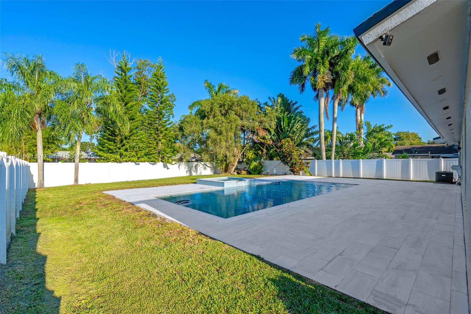 ORANGE TREE HOMES - Residential