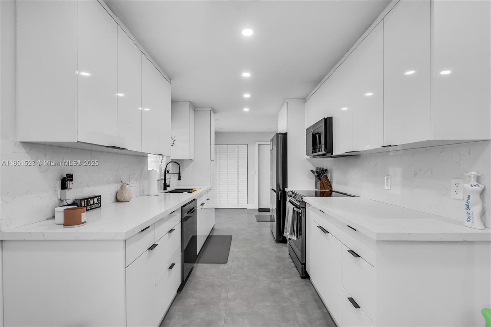 ORANGE TREE HOMES - Residential