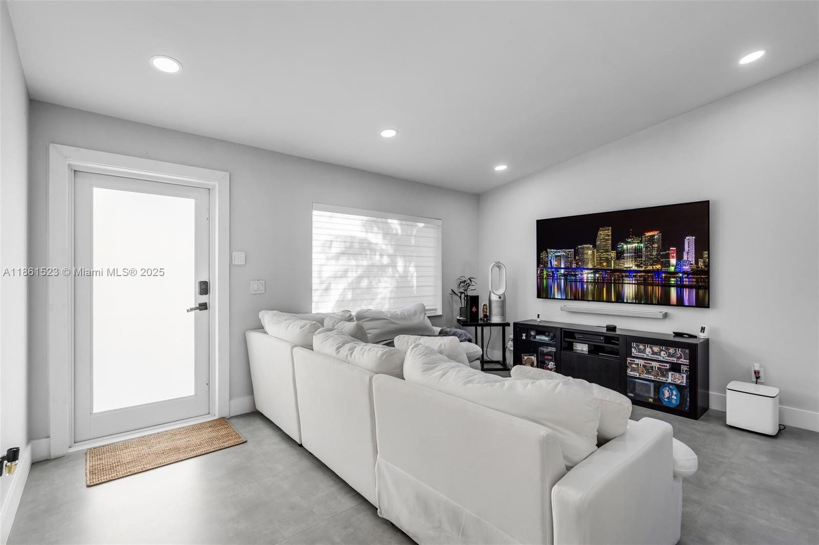 ORANGE TREE HOMES - Residential