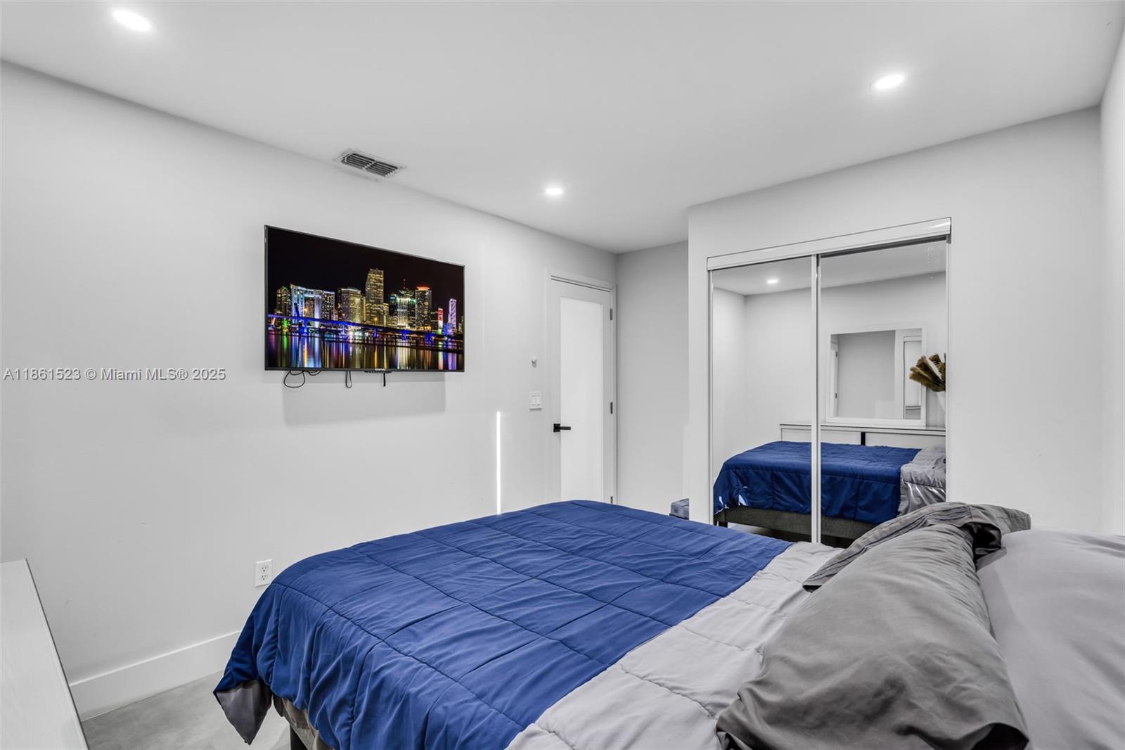 ORANGE TREE HOMES - Residential