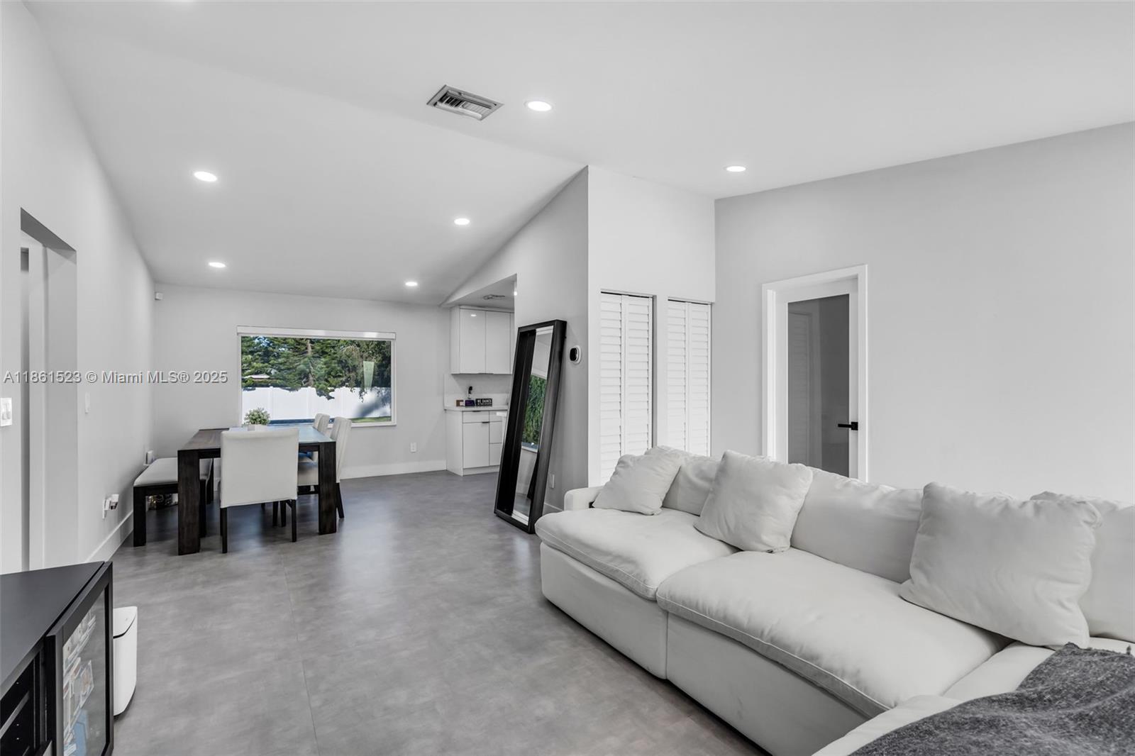 ORANGE TREE HOMES - Residential