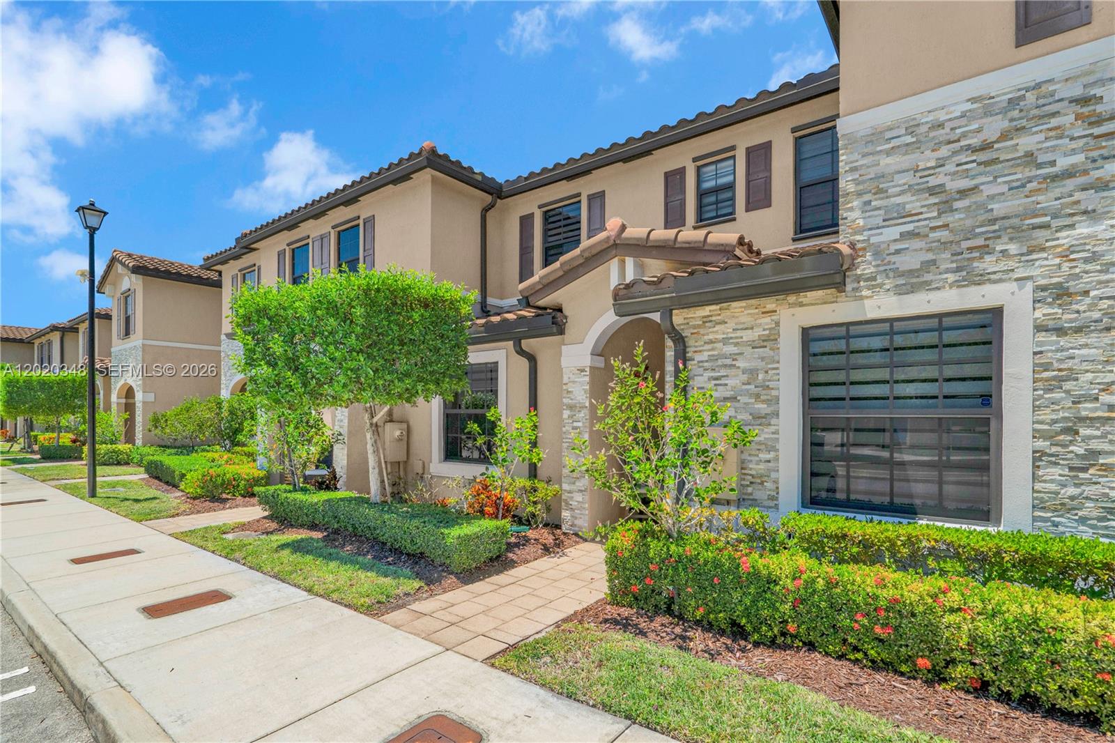 COCO PALM VILLAS - Residential
