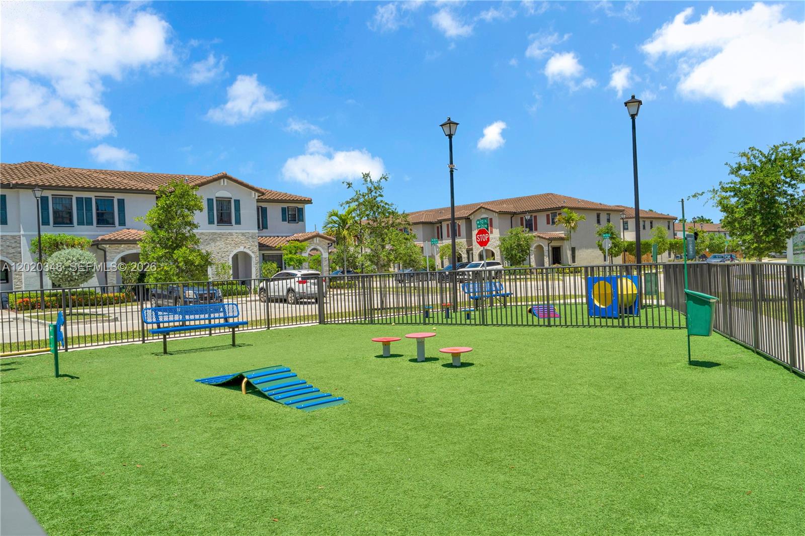 COCO PALM VILLAS - Residential