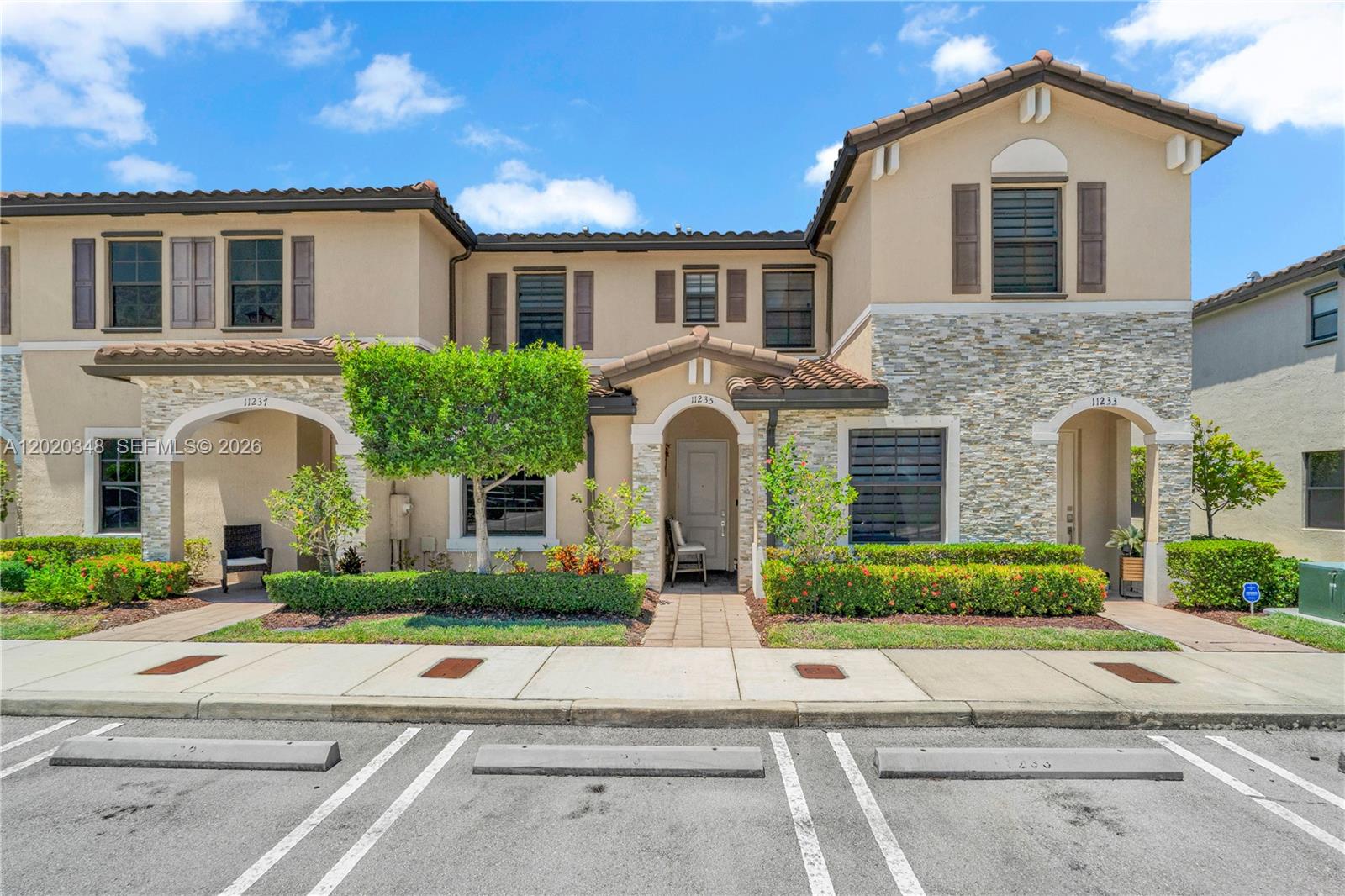 COCO PALM VILLAS - Residential