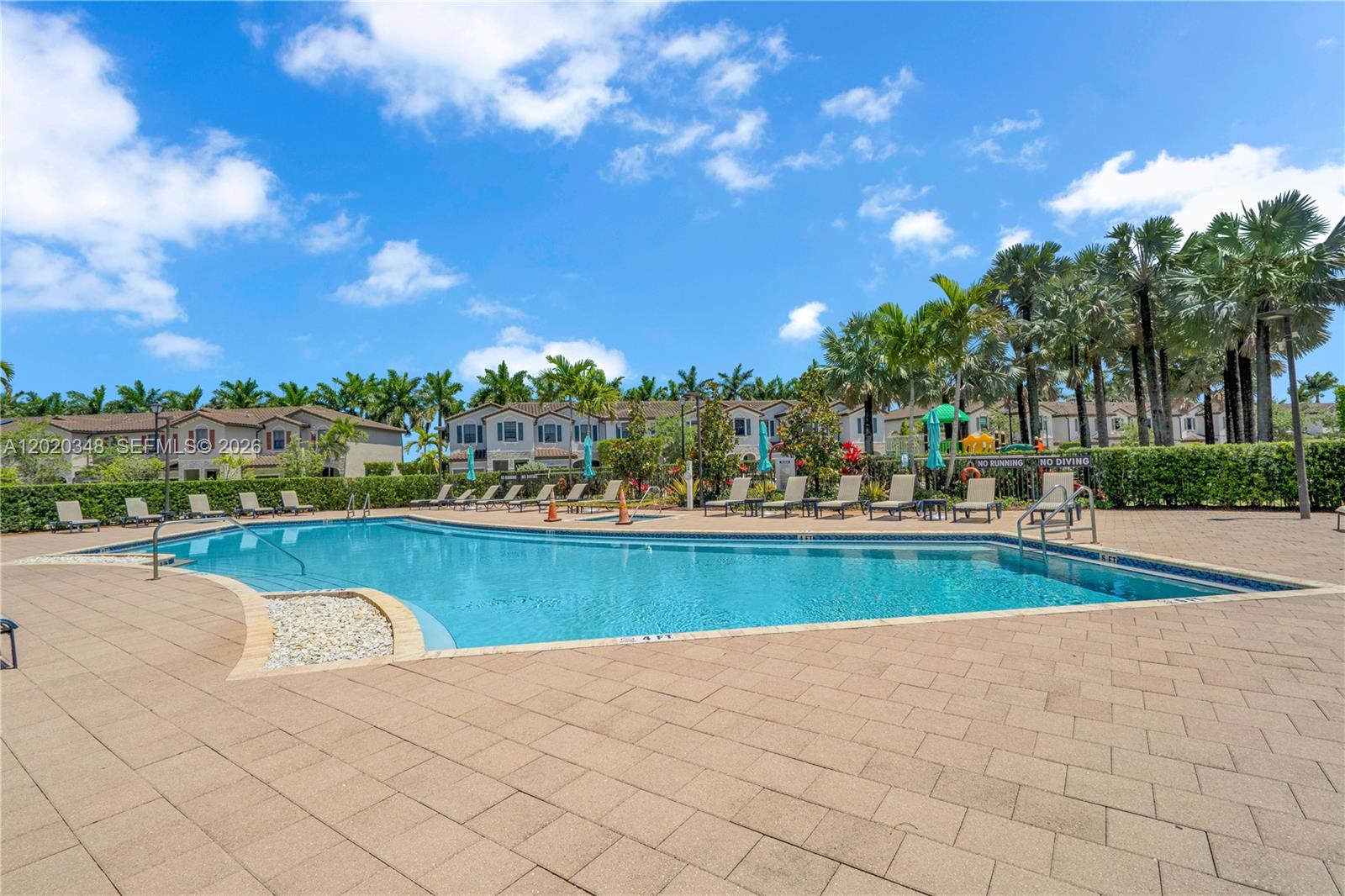 COCO PALM VILLAS - Residential