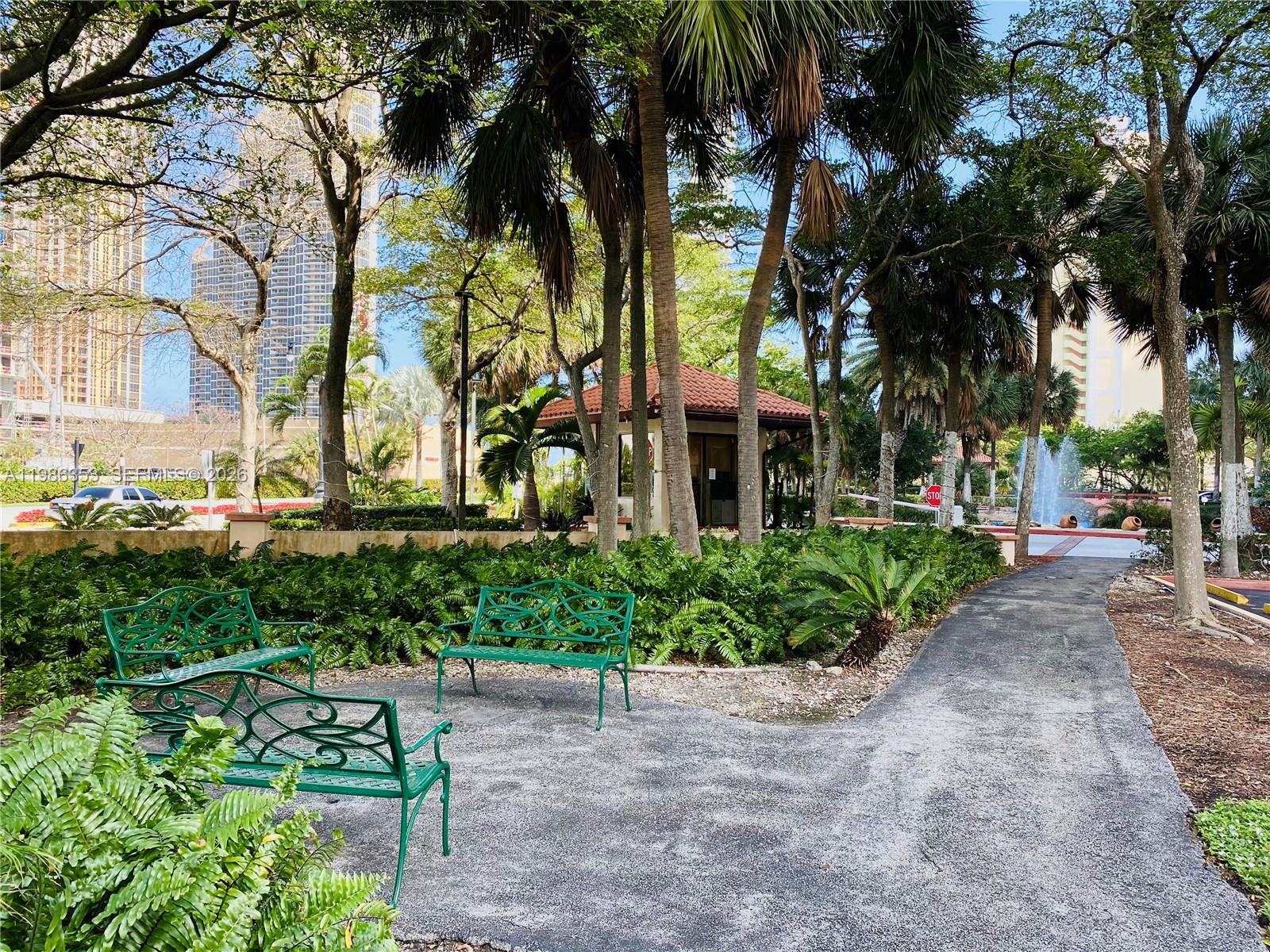 WINSTON TOWERS 600 CONDO - Residential Lease