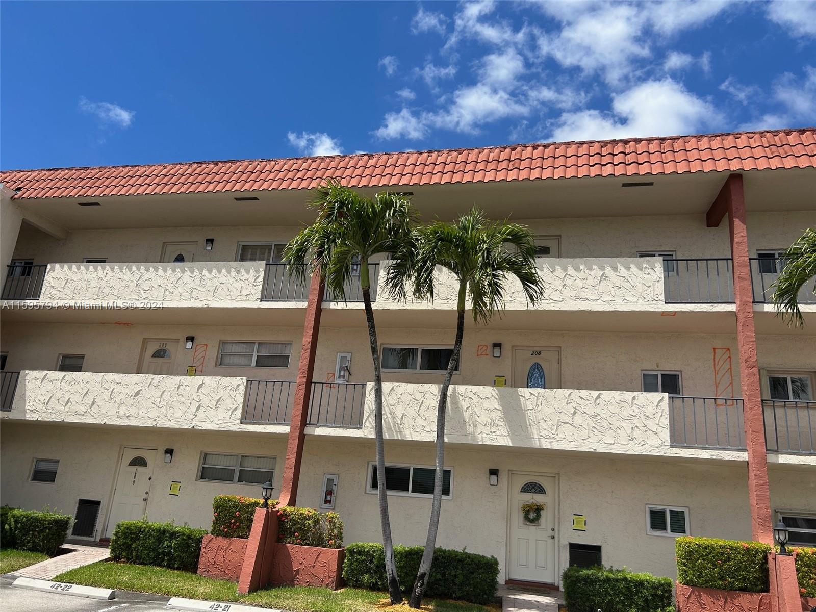 Photo 41 of 59 of 371 S Hollybrook Dr 308 condo