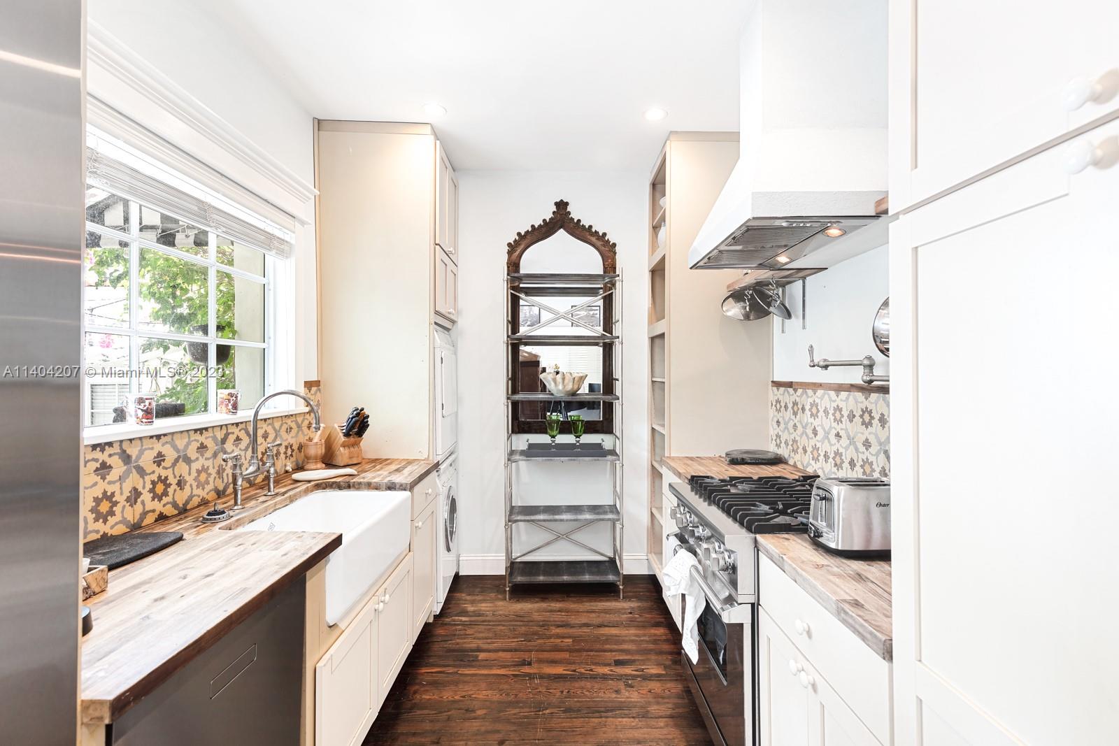 SHADOWLAWN - Residential