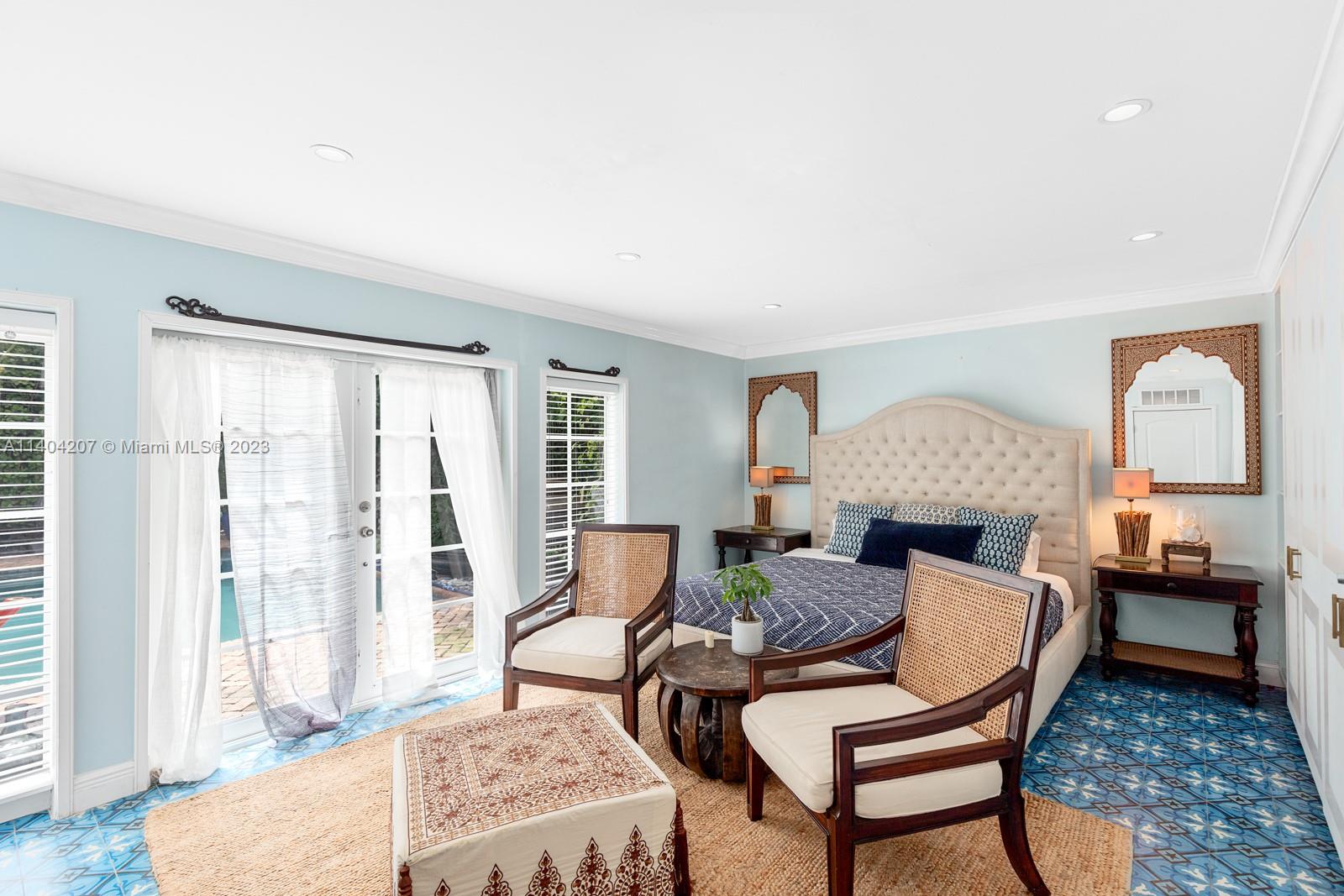 SHADOWLAWN - Residential