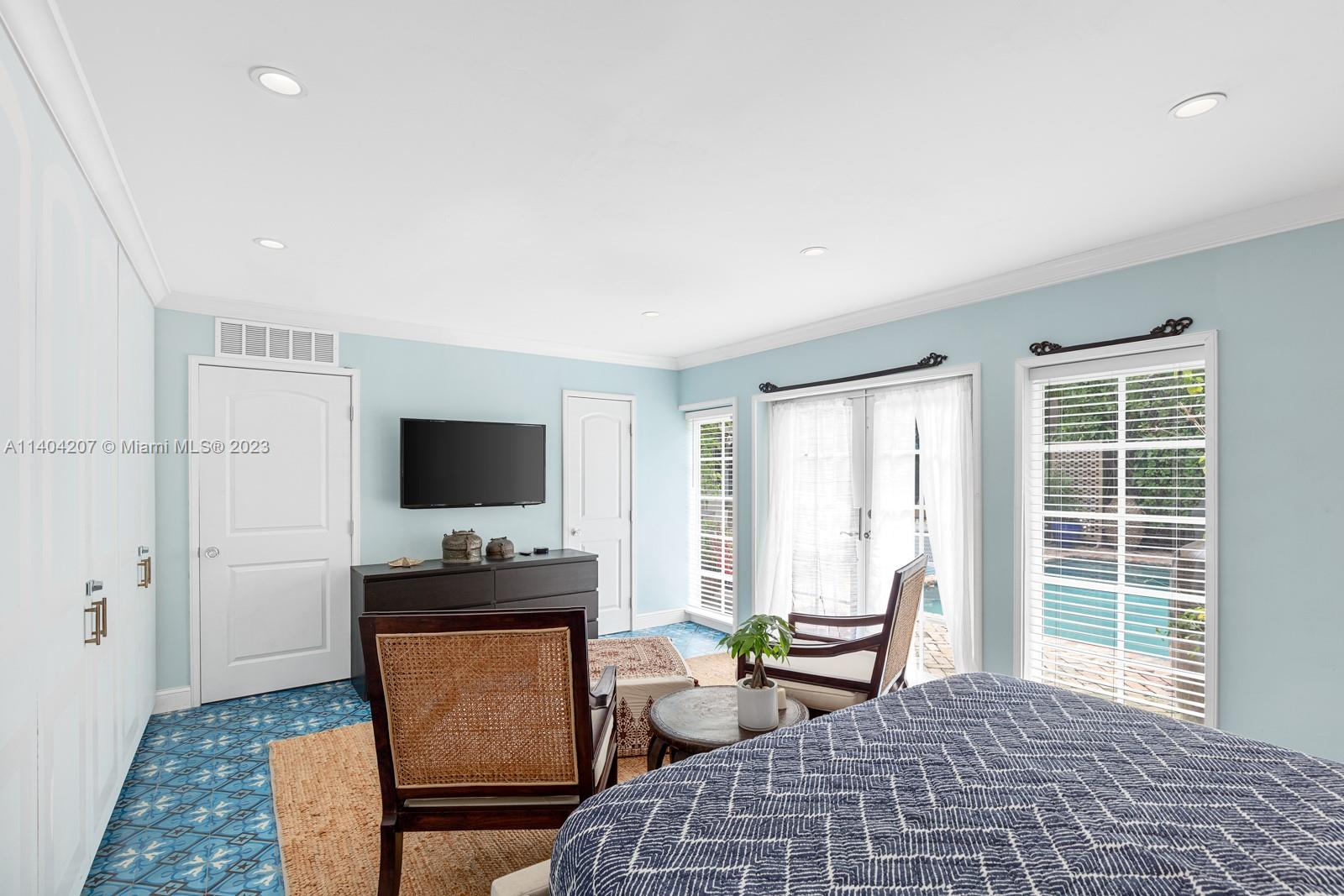 SHADOWLAWN - Residential