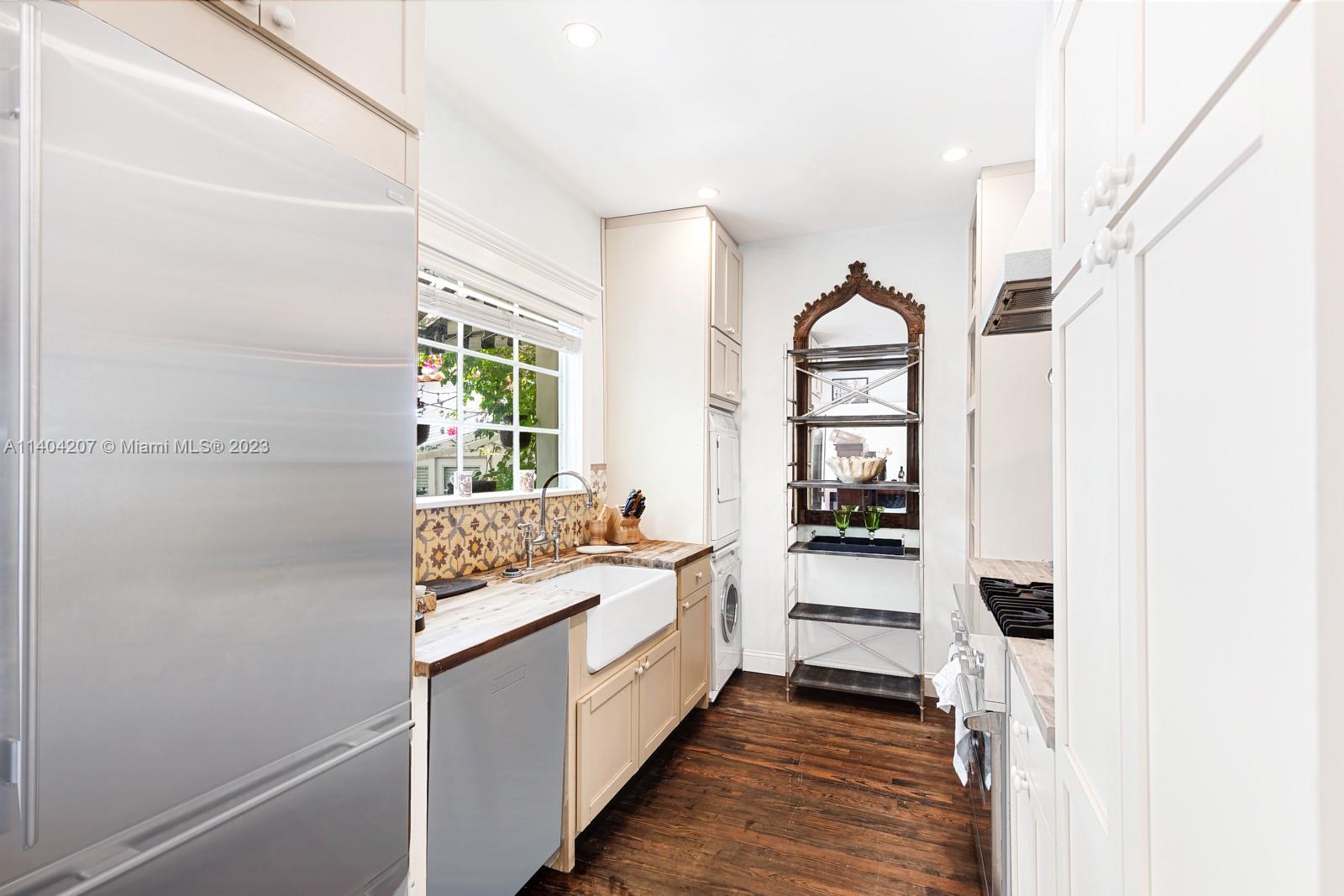 SHADOWLAWN - Residential