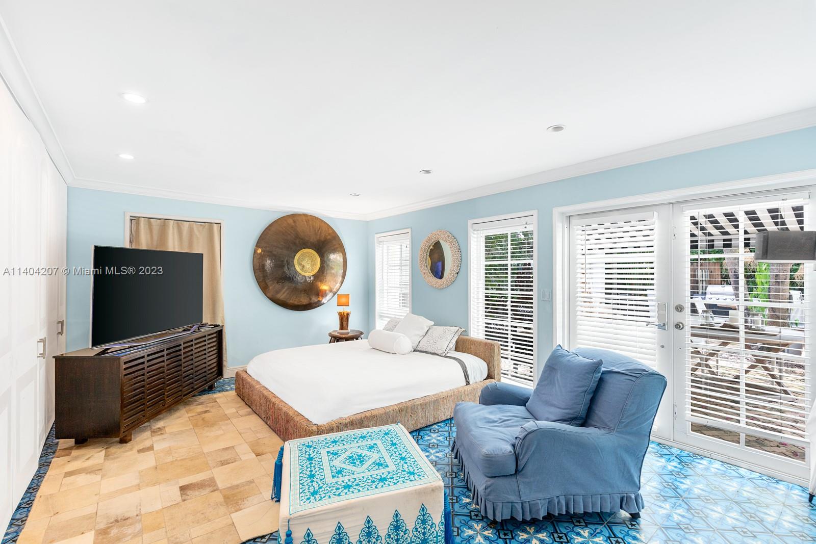 SHADOWLAWN - Residential