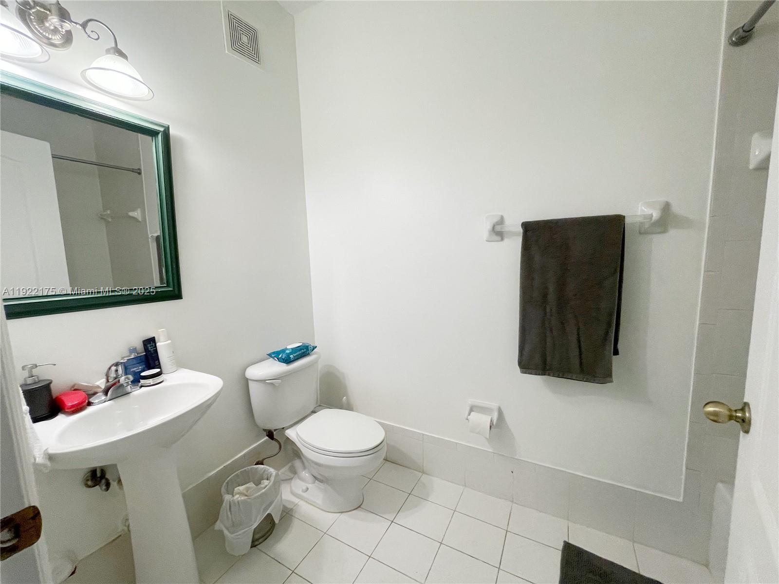 COURTYARDS THREE CONDO - Residential