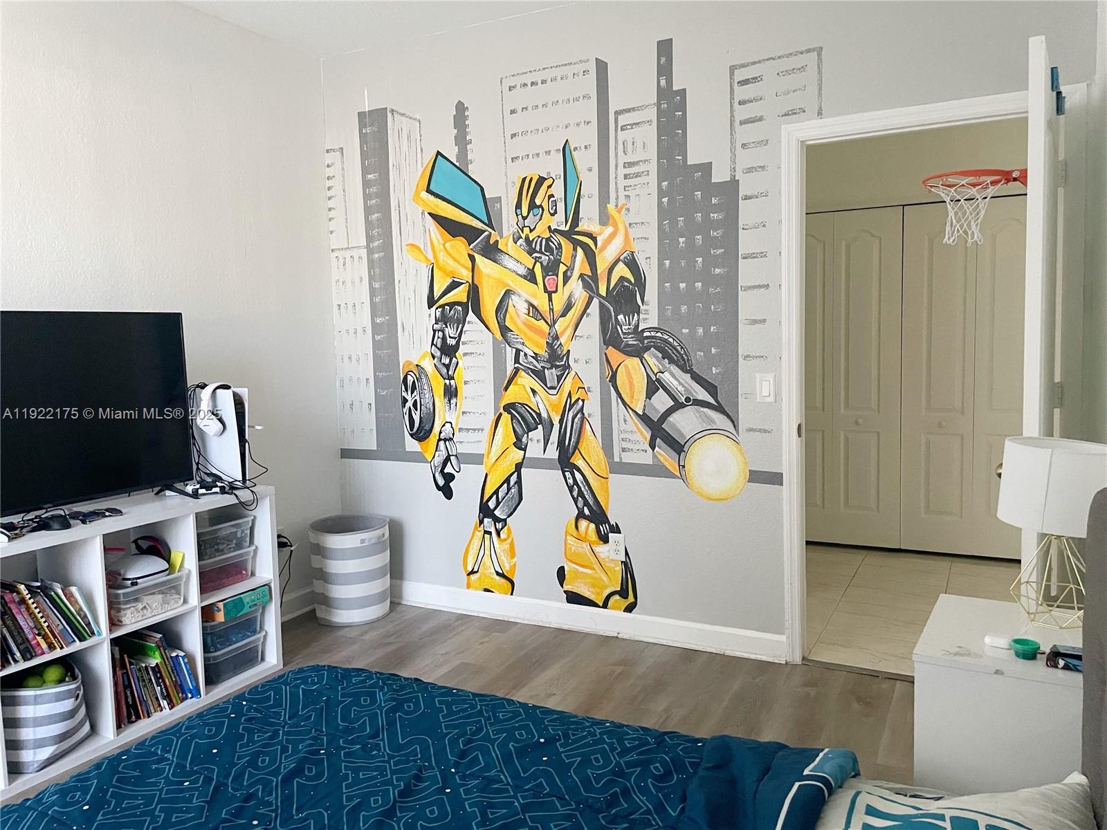 COURTYARDS THREE CONDO - Residential