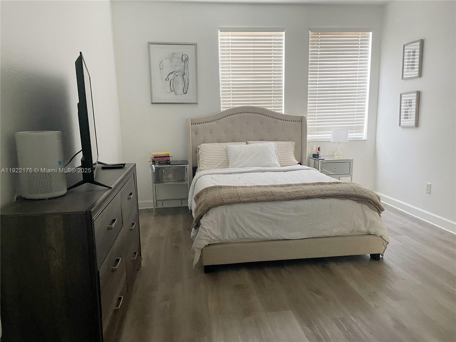 COURTYARDS THREE CONDO - Residential