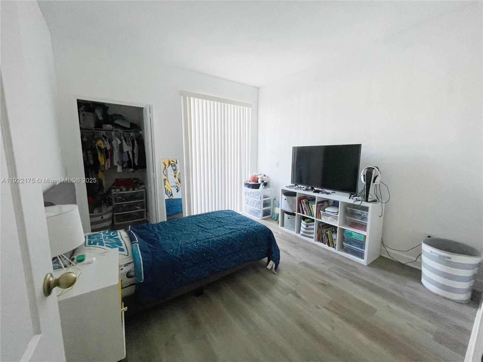 COURTYARDS THREE CONDO - Residential