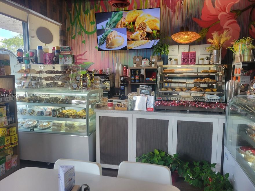 Are you ready to own a successful bakery and coffee shop? This established Argentinian bakery is now available for sale, making it an ideal opportunity for investors looking for an E2 v– Don’t miss out on this fantastic opportunity to own in a prime location. This turn-key business comes fully equipped with all necessary appliances and fixtures for immediate operation. Note: No hood system included