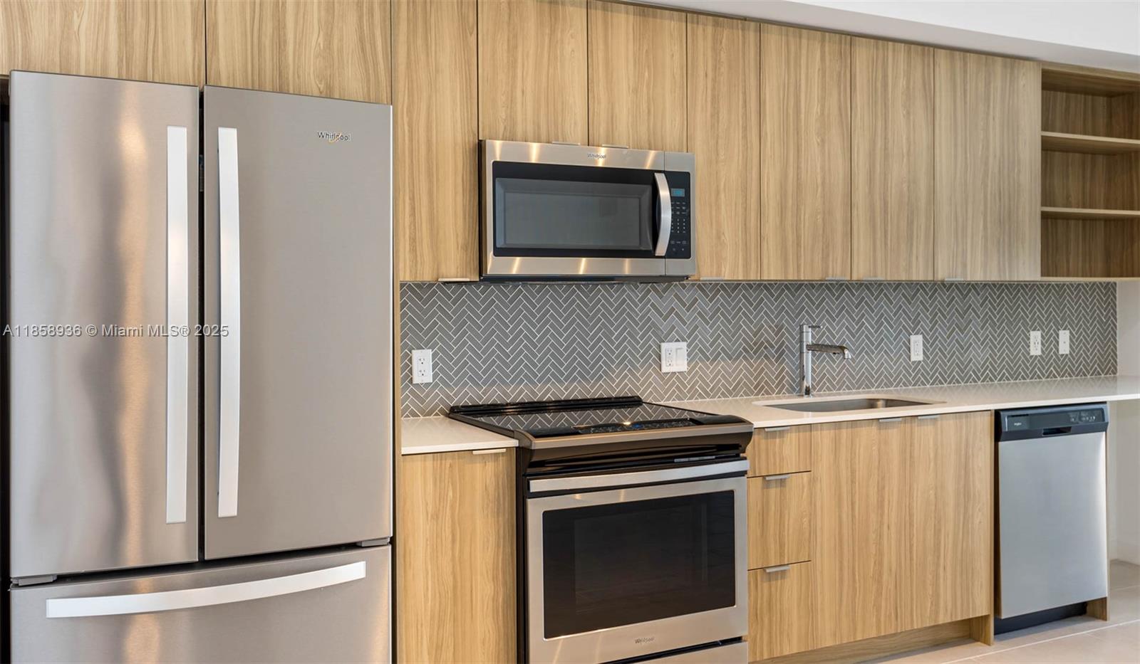 2150 N Bayshore Dr 0605